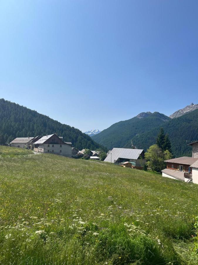 Le Chalet Des Sommets آرفيو المظهر الخارجي الصورة